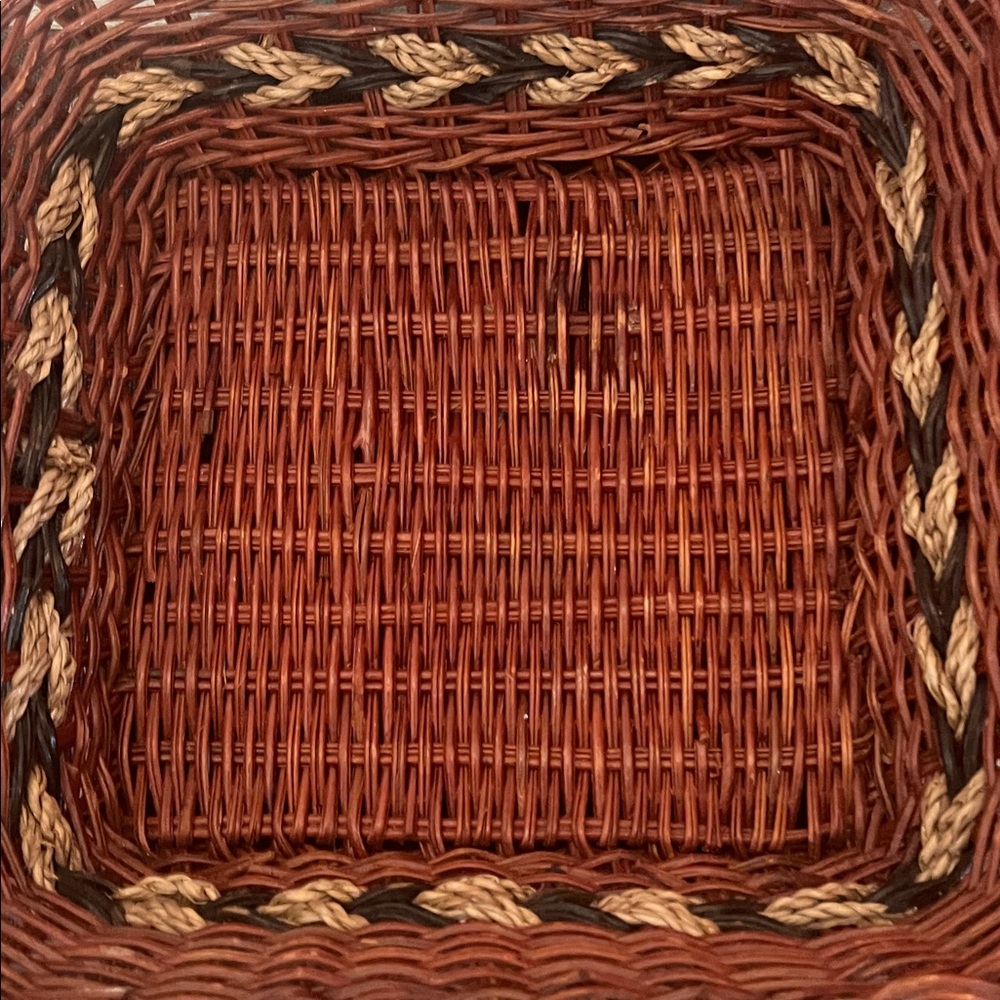 #1446** Handmade Brown Basket - Picture 6 of 12